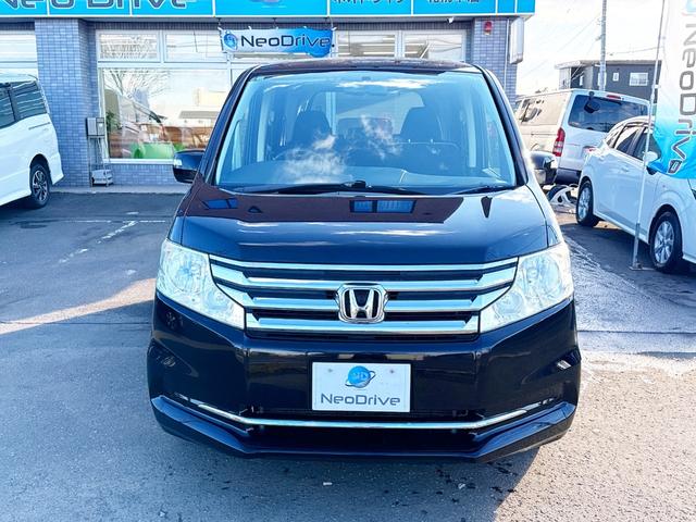 ステップワゴン Ｇ　Ｅセレクション　４ＷＤ　本州仕入　寒冷地仕様　純正ナビ　Ｂｌｕｅｔｏｏｔｈ接続　後席モニター　パワスラ　アイドリングストップ　社外アルミ　横滑り防止　スマートキー　３列シート　タイミングチェーン車　Ｂカメラ　フルセグ（9枚目）