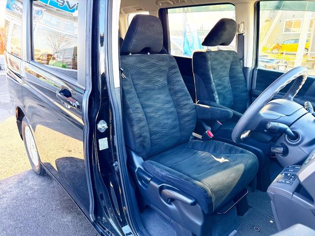 ステップワゴン Ｇ　Ｅセレクション　４ＷＤ　本州仕入　寒冷地仕様　純正ナビ　Ｂｌｕｅｔｏｏｔｈ接続　後席モニター　パワスラ　アイドリングストップ　社外アルミ　横滑り防止　スマートキー　３列シート　タイミングチェーン車　Ｂカメラ　フルセグ（12枚目）