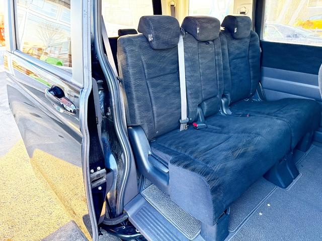 ステップワゴン Ｇ　Ｅセレクション　４ＷＤ　本州仕入　寒冷地仕様　純正ナビ　Ｂｌｕｅｔｏｏｔｈ接続　後席モニター　パワスラ　アイドリングストップ　社外アルミ　横滑り防止　スマートキー　３列シート　タイミングチェーン車　Ｂカメラ　フルセグ（13枚目）