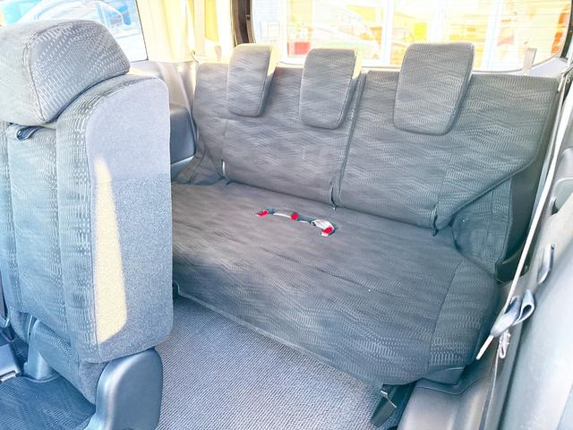 ステップワゴン Ｇ　Ｅセレクション　４ＷＤ　本州仕入　寒冷地仕様　純正ナビ　Ｂｌｕｅｔｏｏｔｈ接続　後席モニター　パワスラ　アイドリングストップ　社外アルミ　横滑り防止　スマートキー　３列シート　タイミングチェーン車　Ｂカメラ　フルセグ（16枚目）