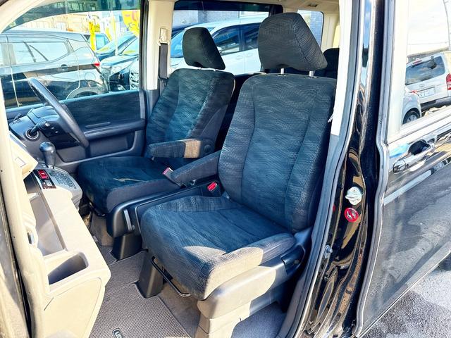 ステップワゴン Ｇ　Ｅセレクション　４ＷＤ　本州仕入　寒冷地仕様　純正ナビ　Ｂｌｕｅｔｏｏｔｈ接続　後席モニター　パワスラ　アイドリングストップ　社外アルミ　横滑り防止　スマートキー　３列シート　タイミングチェーン車　Ｂカメラ　フルセグ（18枚目）