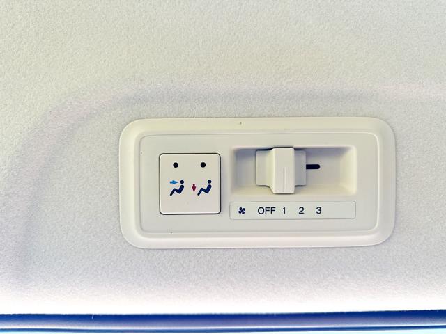 ステップワゴン Ｇ　Ｅセレクション　４ＷＤ　本州仕入　寒冷地仕様　純正ナビ　Ｂｌｕｅｔｏｏｔｈ接続　後席モニター　パワスラ　アイドリングストップ　社外アルミ　横滑り防止　スマートキー　３列シート　タイミングチェーン車　Ｂカメラ　フルセグ（50枚目）