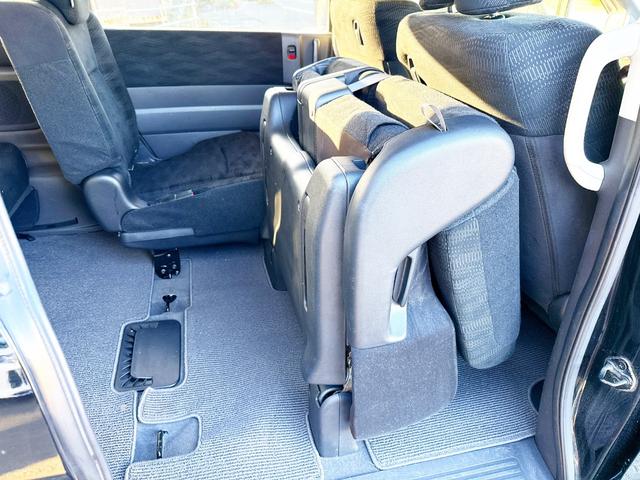 ステップワゴン Ｇ　Ｅセレクション　４ＷＤ　本州仕入　寒冷地仕様　純正ナビ　Ｂｌｕｅｔｏｏｔｈ接続　後席モニター　パワスラ　アイドリングストップ　社外アルミ　横滑り防止　スマートキー　３列シート　タイミングチェーン車　Ｂカメラ　フルセグ（52枚目）