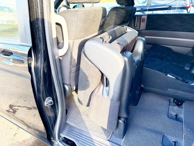 ステップワゴン Ｇ　Ｅセレクション　４ＷＤ　本州仕入　寒冷地仕様　純正ナビ　Ｂｌｕｅｔｏｏｔｈ接続　後席モニター　パワスラ　アイドリングストップ　社外アルミ　横滑り防止　スマートキー　３列シート　タイミングチェーン車　Ｂカメラ　フルセグ（62枚目）