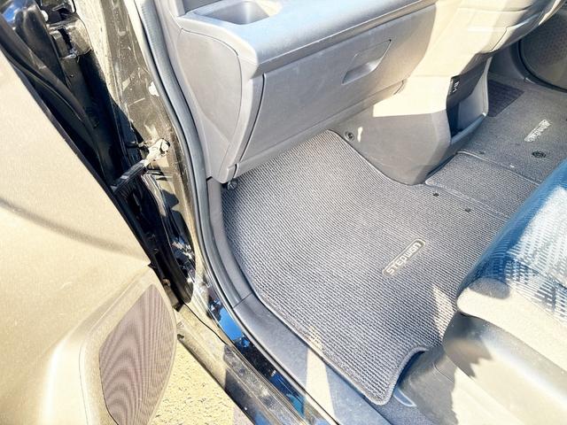 ステップワゴン Ｇ　Ｅセレクション　４ＷＤ　本州仕入　寒冷地仕様　純正ナビ　Ｂｌｕｅｔｏｏｔｈ接続　後席モニター　パワスラ　アイドリングストップ　社外アルミ　横滑り防止　スマートキー　３列シート　タイミングチェーン車　Ｂカメラ　フルセグ（68枚目）