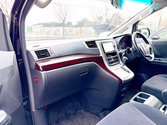 ヴェルファイア ２．４Ｚ　４ＷＤ　モデリスタエアロ　後期型　純正ナビ　後席モニター　パワースライド　２０ＡＷ　バックカメラ　３列シート　２列目オットマンシート　ＨＩＤ　スマートキー　ＭＴモード付　コーナーセンサー　ＥＴＣ（8枚目）