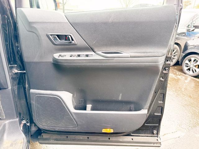 ヴェルファイア ２．４Ｚ　４ＷＤ　モデリスタエアロ　後期型　純正ナビ　後席モニター　パワースライド　２０ＡＷ　バックカメラ　３列シート　２列目オットマンシート　ＨＩＤ　スマートキー　ＭＴモード付　コーナーセンサー　ＥＴＣ（42枚目）