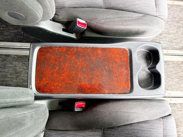 ヴェルファイア ２．４Ｚ　４ＷＤ　モデリスタエアロ　後期型　純正ナビ　後席モニター　パワースライド　２０ＡＷ　バックカメラ　３列シート　２列目オットマンシート　ＨＩＤ　スマートキー　ＭＴモード付　コーナーセンサー　ＥＴＣ（47枚目）