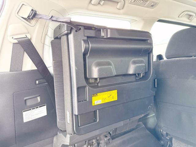 ヴェルファイア ２．４Ｚ　４ＷＤ　モデリスタエアロ　後期型　純正ナビ　後席モニター　パワースライド　２０ＡＷ　バックカメラ　３列シート　２列目オットマンシート　ＨＩＤ　スマートキー　ＭＴモード付　コーナーセンサー　ＥＴＣ（53枚目）