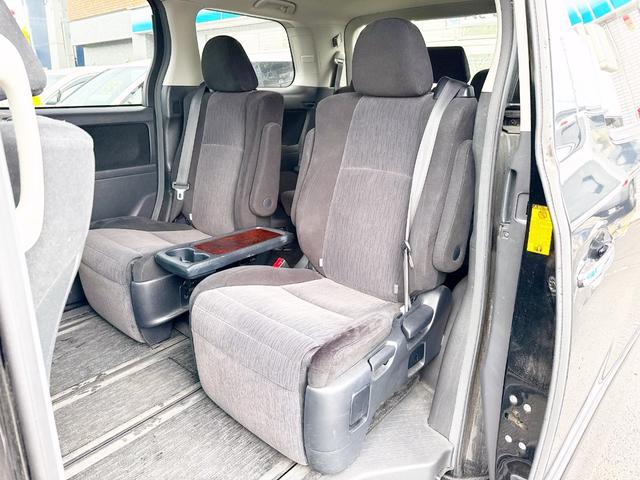 ヴェルファイア ２．４Ｚ　４ＷＤ　モデリスタエアロ　後期型　純正ナビ　後席モニター　パワースライド　２０ＡＷ　バックカメラ　３列シート　２列目オットマンシート　ＨＩＤ　スマートキー　ＭＴモード付　コーナーセンサー　ＥＴＣ（57枚目）