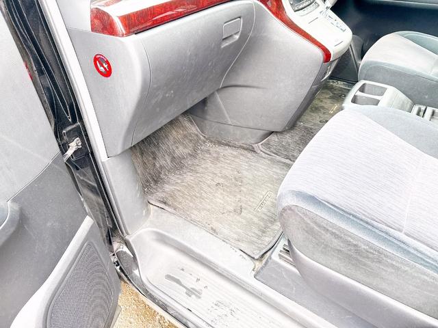 ヴェルファイア ２．４Ｚ　４ＷＤ　モデリスタエアロ　後期型　純正ナビ　後席モニター　パワースライド　２０ＡＷ　バックカメラ　３列シート　２列目オットマンシート　ＨＩＤ　スマートキー　ＭＴモード付　コーナーセンサー　ＥＴＣ（62枚目）