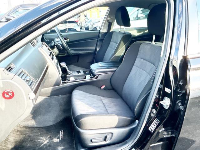 マークＸ ２５０Ｓ　Ｆｏｕｒ　４ＷＤ　本州仕入　純正ナビ　軽減ブレーキ　社外ライト　スマートキー　シートヒーター　クルーズコントロール　Ｂカメラ　純正アルミ　ＭＴモード付　フォグ　レーンキープアシスト　盗難防止装置　パワーシート（11枚目）