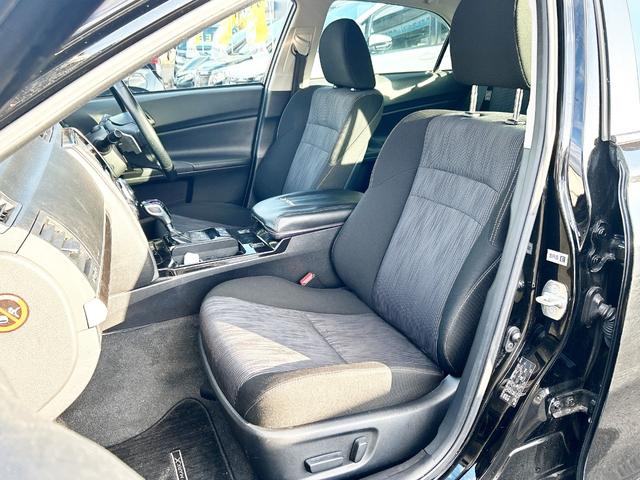 マークＸ ２５０Ｓ　Ｆｏｕｒ　４ＷＤ　本州仕入　純正ナビ　軽減ブレーキ　社外ライト　スマートキー　シートヒーター　クルーズコントロール　Ｂカメラ　純正アルミ　ＭＴモード付　フォグ　レーンキープアシスト　盗難防止装置　パワーシート（17枚目）