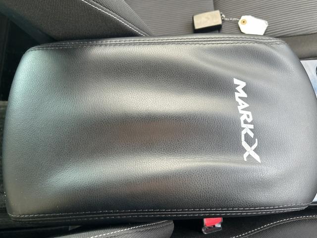 マークＸ ２５０Ｓ　Ｆｏｕｒ　４ＷＤ　本州仕入　純正ナビ　軽減ブレーキ　社外ライト　スマートキー　シートヒーター　クルーズコントロール　Ｂカメラ　純正アルミ　ＭＴモード付　フォグ　レーンキープアシスト　盗難防止装置　パワーシート（41枚目）