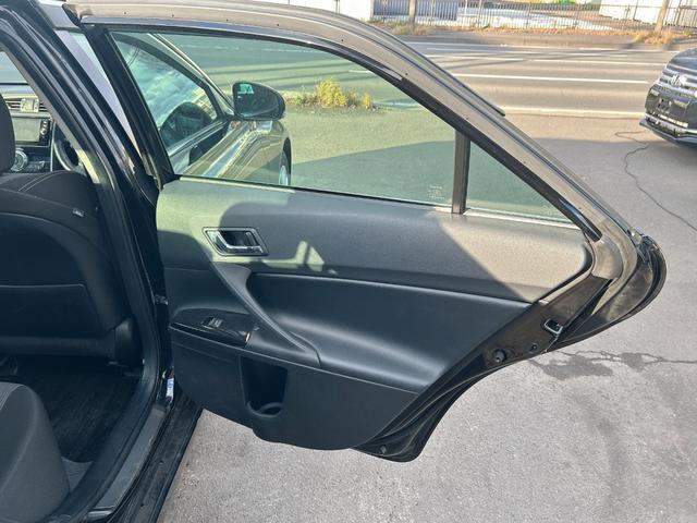 マークＸ ２５０Ｓ　Ｆｏｕｒ　４ＷＤ　本州仕入　純正ナビ　軽減ブレーキ　社外ライト　スマートキー　シートヒーター　クルーズコントロール　Ｂカメラ　純正アルミ　ＭＴモード付　フォグ　レーンキープアシスト　盗難防止装置　パワーシート（55枚目）