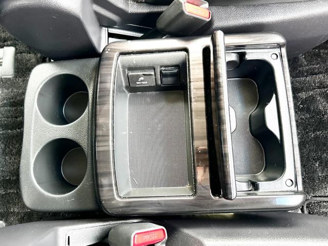 エルグランド ２５０ハイウェイスターＳ　４ＷＤ　本州仕入　両側パワースライドドア　純正ＨＤＤナビ　フルセグＴＶ　バックカメラ　後席モニター　純正ＬＥＤライト　純正フォグランプ　純正アルミ　ハーフレザーシート　クルーズコントロール　エンスタ（39枚目）