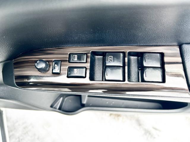 エルグランド ２５０ハイウェイスターＳ　４ＷＤ　本州仕入　両側パワースライドドア　純正ＨＤＤナビ　フルセグＴＶ　バックカメラ　後席モニター　純正ＬＥＤライト　純正フォグランプ　純正アルミ　ハーフレザーシート　クルーズコントロール　エンスタ（46枚目）