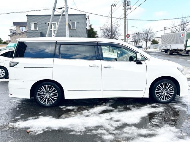 エルグランド ２５０ハイウェイスター　４ＷＤ　寒冷地仕様　純正ナビ　後席モニター　バックカメラ　両側パワースライド　２列目オットマンシート　ＬＥＤヘッドライト　スマートキー　横滑り防止　ＭＴモード　ハーフレザーシート　ＥＴＣ　純正アルミ（23枚目）