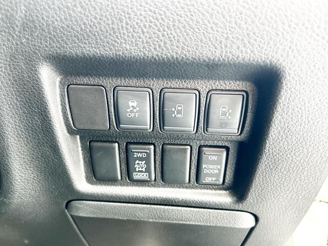 エルグランド ２５０ハイウェイスター　４ＷＤ　寒冷地仕様　純正ナビ　後席モニター　バックカメラ　両側パワースライド　２列目オットマンシート　ＬＥＤヘッドライト　スマートキー　横滑り防止　ＭＴモード　ハーフレザーシート　ＥＴＣ　純正アルミ（30枚目）