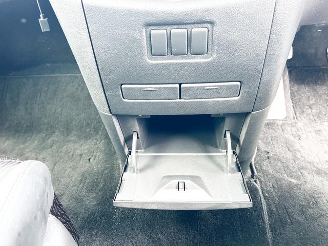 エルグランド ２５０ハイウェイスター　４ＷＤ　寒冷地仕様　純正ナビ　後席モニター　バックカメラ　両側パワースライド　２列目オットマンシート　ＬＥＤヘッドライト　スマートキー　横滑り防止　ＭＴモード　ハーフレザーシート　ＥＴＣ　純正アルミ（34枚目）