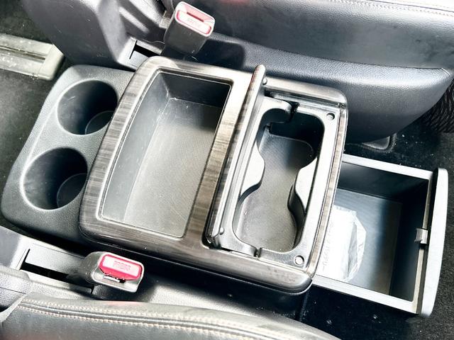 エルグランド ２５０ハイウェイスター　４ＷＤ　寒冷地仕様　純正ナビ　後席モニター　バックカメラ　両側パワースライド　２列目オットマンシート　ＬＥＤヘッドライト　スマートキー　横滑り防止　ＭＴモード　ハーフレザーシート　ＥＴＣ　純正アルミ（37枚目）