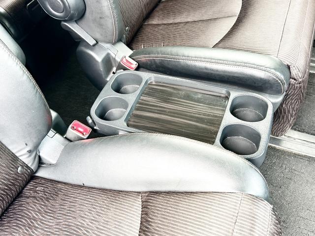 エルグランド ２５０ハイウェイスター　４ＷＤ　寒冷地仕様　純正ナビ　後席モニター　バックカメラ　両側パワースライド　２列目オットマンシート　ＬＥＤヘッドライト　スマートキー　横滑り防止　ＭＴモード　ハーフレザーシート　ＥＴＣ　純正アルミ（51枚目）