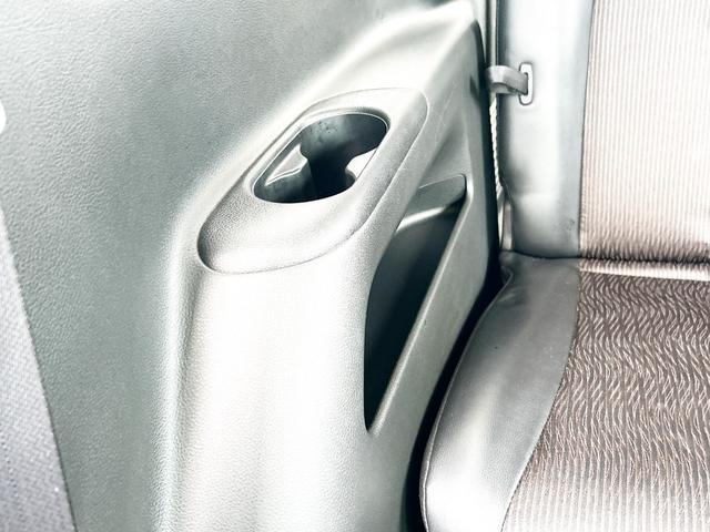 エルグランド ２５０ハイウェイスター　４ＷＤ　寒冷地仕様　純正ナビ　後席モニター　バックカメラ　両側パワースライド　２列目オットマンシート　ＬＥＤヘッドライト　スマートキー　横滑り防止　ＭＴモード　ハーフレザーシート　ＥＴＣ　純正アルミ（55枚目）