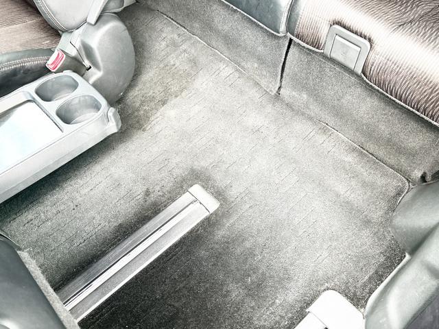 エルグランド ２５０ハイウェイスター　４ＷＤ　寒冷地仕様　純正ナビ　後席モニター　バックカメラ　両側パワースライド　２列目オットマンシート　ＬＥＤヘッドライト　スマートキー　横滑り防止　ＭＴモード　ハーフレザーシート　ＥＴＣ　純正アルミ（62枚目）