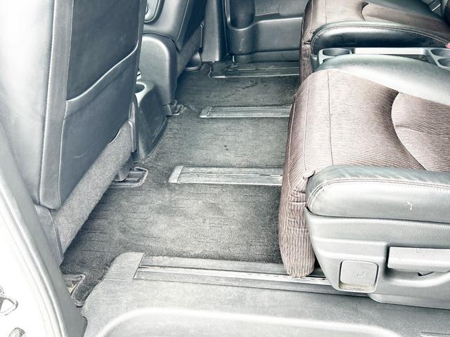 エルグランド ２５０ハイウェイスター　４ＷＤ　寒冷地仕様　純正ナビ　後席モニター　バックカメラ　両側パワースライド　２列目オットマンシート　ＬＥＤヘッドライト　スマートキー　横滑り防止　ＭＴモード　ハーフレザーシート　ＥＴＣ　純正アルミ（65枚目）