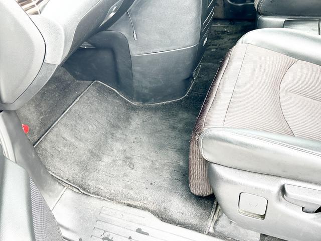 エルグランド ２５０ハイウェイスター　４ＷＤ　寒冷地仕様　純正ナビ　後席モニター　バックカメラ　両側パワースライド　２列目オットマンシート　ＬＥＤヘッドライト　スマートキー　横滑り防止　ＭＴモード　ハーフレザーシート　ＥＴＣ　純正アルミ（68枚目）