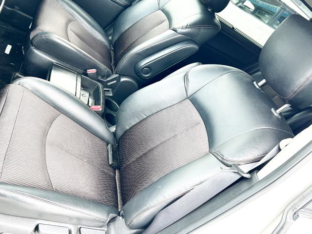 エルグランド ２５０ハイウェイスター　４ＷＤ　寒冷地仕様　純正ナビ　後席モニター　バックカメラ　両側パワースライド　２列目オットマンシート　ＬＥＤヘッドライト　スマートキー　横滑り防止　ＭＴモード　ハーフレザーシート　ＥＴＣ　純正アルミ（70枚目）