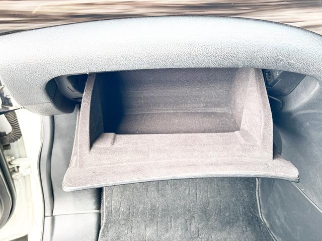 エルグランド ２５０ハイウェイスター　４ＷＤ　寒冷地仕様　純正ナビ　後席モニター　バックカメラ　両側パワースライド　２列目オットマンシート　ＬＥＤヘッドライト　スマートキー　横滑り防止　ＭＴモード　ハーフレザーシート　ＥＴＣ　純正アルミ（71枚目）