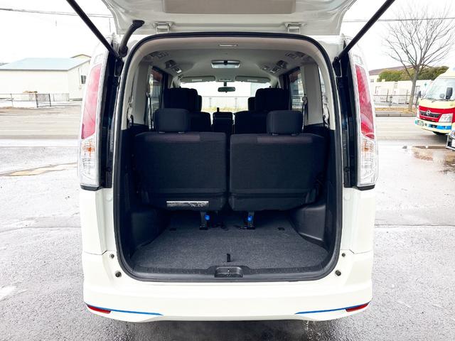 セレナ ハイウェイスター　Ｖエアロセレクション　４ＷＤ　本州仕入　寒冷地仕様　エアロ　社外ＳＤナビ　フルセグＴＶ　両側パワースライド　後席モニター　バックカメラ　スマートキー　クルーズコントロール　ＥＴＣ　タイミングチェーン車　盗難防止装置　フォグ（9枚目）