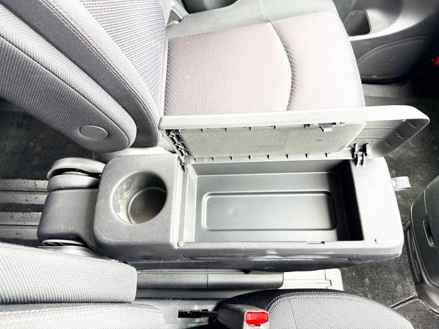 セレナ ハイウェイスター　Ｖエアロセレクション　４ＷＤ　本州仕入　寒冷地仕様　エアロ　社外ＳＤナビ　フルセグＴＶ　両側パワースライド　後席モニター　バックカメラ　スマートキー　クルーズコントロール　ＥＴＣ　タイミングチェーン車　盗難防止装置　フォグ（26枚目）