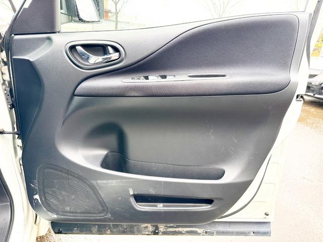 セレナ ハイウェイスター　Ｖエアロセレクション　４ＷＤ　本州仕入　寒冷地仕様　エアロ　社外ＳＤナビ　フルセグＴＶ　両側パワースライド　後席モニター　バックカメラ　スマートキー　クルーズコントロール　ＥＴＣ　タイミングチェーン車　盗難防止装置　フォグ（33枚目）