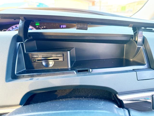 エスティマハイブリッド アエラス　４ＷＤ　本州仕入　寒冷地仕様　モデリスタエアロ　ムーンルーフ　両側パワースライドドア　社外ＳＤナビ　後席モニター　フルセグＴＶ　バックカメラ　プッシュスタート　スマートキー　クルコン　シートヒーター（41枚目）