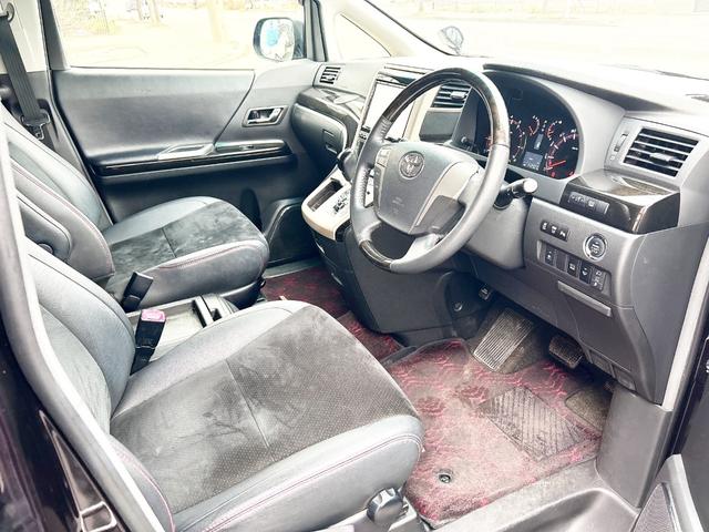 ヴェルファイア ２．４Ｚ　ゴールデンアイズ　４ＷＤ　後期型　アルパイン８型ナビ　後席モニター　フルセグＴＶ　両側パワースライド　電動リアゲート　ＨＩＤ　スマートキー　コーナーセンサー　　ハーフレザー　２列目オットマンシート　社外アルミ（7枚目）