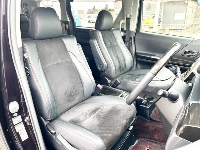ヴェルファイア ２．４Ｚ　ゴールデンアイズ　４ＷＤ　後期型　アルパイン８型ナビ　後席モニター　フルセグＴＶ　両側パワースライド　電動リアゲート　ＨＩＤ　スマートキー　コーナーセンサー　　ハーフレザー　２列目オットマンシート　社外アルミ（13枚目）