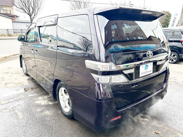 ヴェルファイア ２．４Ｚ　ゴールデンアイズ　４ＷＤ　後期型　アルパイン８型ナビ　後席モニター　フルセグＴＶ　両側パワースライド　電動リアゲート　ＨＩＤ　スマートキー　コーナーセンサー　　ハーフレザー　２列目オットマンシート　社外アルミ（27枚目）