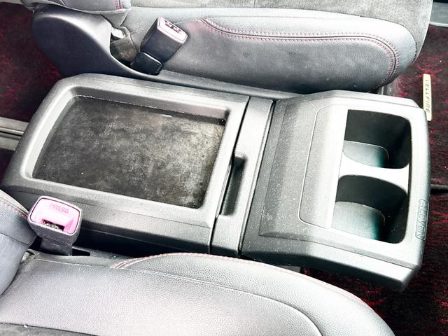 ヴェルファイア ２．４Ｚ　ゴールデンアイズ　４ＷＤ　後期型　アルパイン８型ナビ　後席モニター　フルセグＴＶ　両側パワースライド　電動リアゲート　ＨＩＤ　スマートキー　コーナーセンサー　　ハーフレザー　２列目オットマンシート　社外アルミ（37枚目）