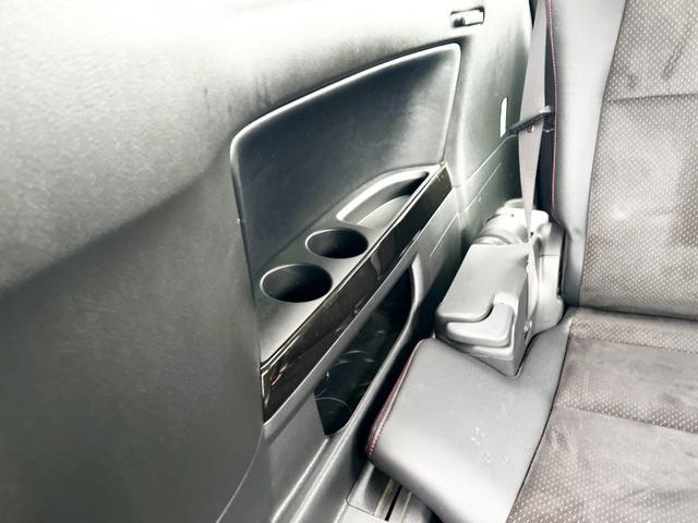 ヴェルファイア ２．４Ｚ　ゴールデンアイズ　４ＷＤ　後期型　アルパイン８型ナビ　後席モニター　フルセグＴＶ　両側パワースライド　電動リアゲート　ＨＩＤ　スマートキー　コーナーセンサー　　ハーフレザー　２列目オットマンシート　社外アルミ（53枚目）