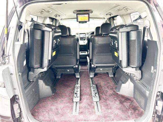 ヴェルファイア ２．４Ｚ　ゴールデンアイズ　４ＷＤ　後期型　アルパイン８型ナビ　後席モニター　フルセグＴＶ　両側パワースライド　電動リアゲート　ＨＩＤ　スマートキー　コーナーセンサー　　ハーフレザー　２列目オットマンシート　社外アルミ（56枚目）