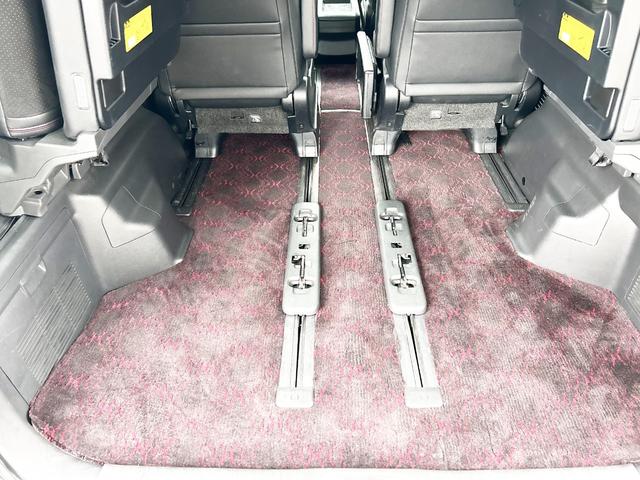 ヴェルファイア ２．４Ｚ　ゴールデンアイズ　４ＷＤ　後期型　アルパイン８型ナビ　後席モニター　フルセグＴＶ　両側パワースライド　電動リアゲート　ＨＩＤ　スマートキー　コーナーセンサー　　ハーフレザー　２列目オットマンシート　社外アルミ（57枚目）