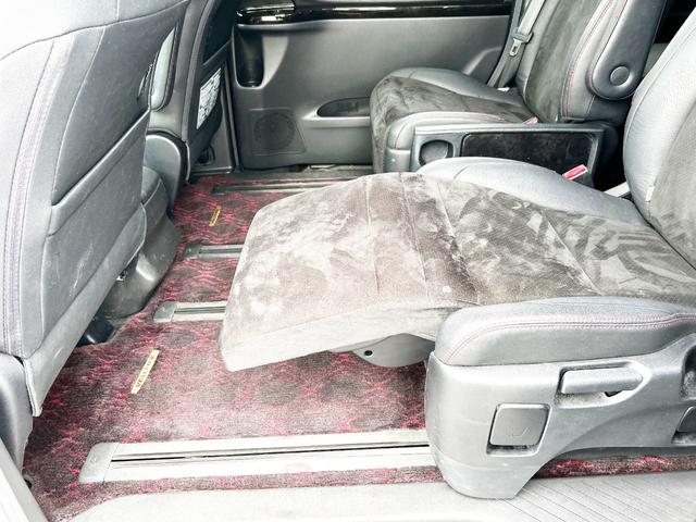 ヴェルファイア ２．４Ｚ　ゴールデンアイズ　４ＷＤ　後期型　アルパイン８型ナビ　後席モニター　フルセグＴＶ　両側パワースライド　電動リアゲート　ＨＩＤ　スマートキー　コーナーセンサー　　ハーフレザー　２列目オットマンシート　社外アルミ（62枚目）