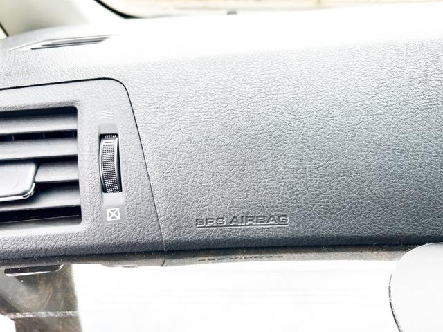 ヴェルファイア ２．４Ｚ　ゴールデンアイズ　４ＷＤ　後期型　アルパイン８型ナビ　後席モニター　フルセグＴＶ　両側パワースライド　電動リアゲート　ＨＩＤ　スマートキー　コーナーセンサー　　ハーフレザー　２列目オットマンシート　社外アルミ（69枚目）