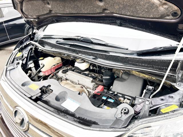 ヴェルファイア ２．４Ｚ　ゴールデンアイズ　４ＷＤ　後期型　アルパイン８型ナビ　後席モニター　フルセグＴＶ　両側パワースライド　電動リアゲート　ＨＩＤ　スマートキー　コーナーセンサー　　ハーフレザー　２列目オットマンシート　社外アルミ（76枚目）