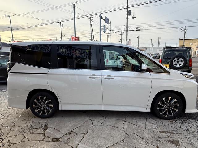 ヴォクシー Ｓ－Ｚ　純正１０型ナビ／前席シートヒーター／バックモニター／レーダークルーズコントロール／クリアランスソナー／純正１７インチアルミ／ＬＥＤヘッドライト（8枚目）