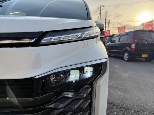 ヴォクシー Ｓ－Ｚ　純正１０型ナビ／前席シートヒーター／バックモニター／レーダークルーズコントロール／クリアランスソナー／純正１７インチアルミ／ＬＥＤヘッドライト（11枚目）