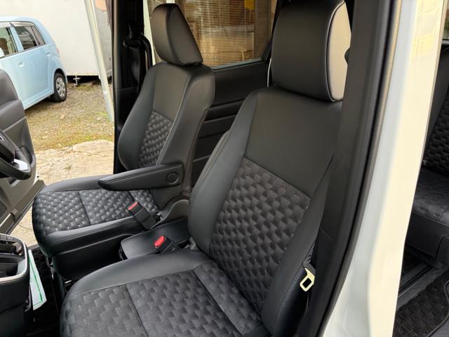 ヴォクシー Ｓ－Ｚ　純正１０型ナビ／前席シートヒーター／バックモニター／レーダークルーズコントロール／クリアランスソナー／純正１７インチアルミ／ＬＥＤヘッドライト（26枚目）