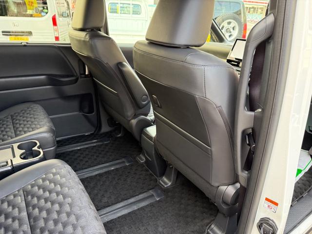 ヴォクシー Ｓ－Ｚ　純正１０型ナビ／前席シートヒーター／バックモニター／レーダークルーズコントロール／クリアランスソナー／純正１７インチアルミ／ＬＥＤヘッドライト（30枚目）